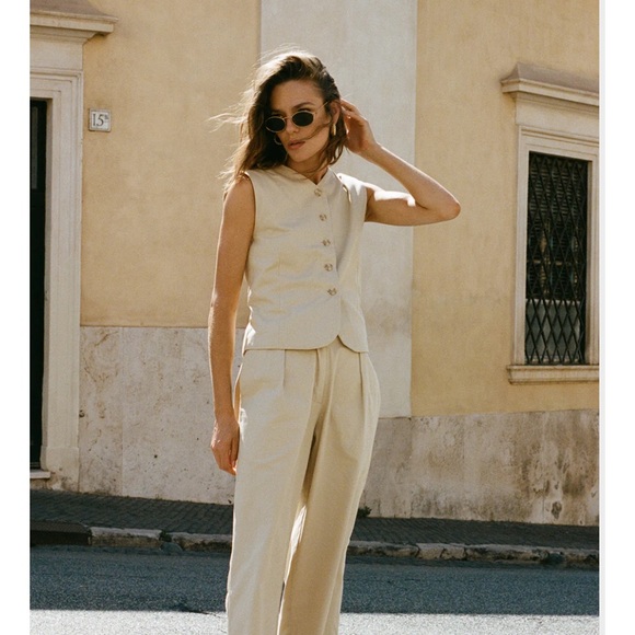 Faithfull the Brand Cream Button-Up Vest - Picture 1 of 4